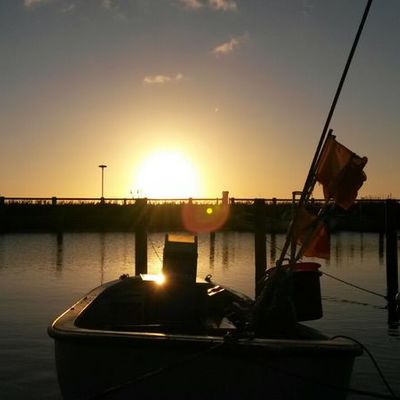 Hafen mit Sonnenuntergang